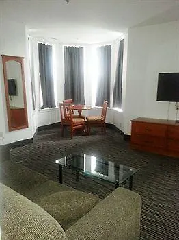 Isabella Hotel & Suites Toronto