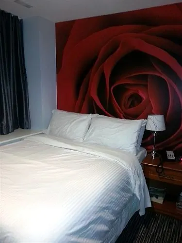 Isabella Hotel & Suites Toronto