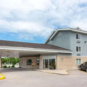 *** Hotel Super 8 By Wyndham West Canada